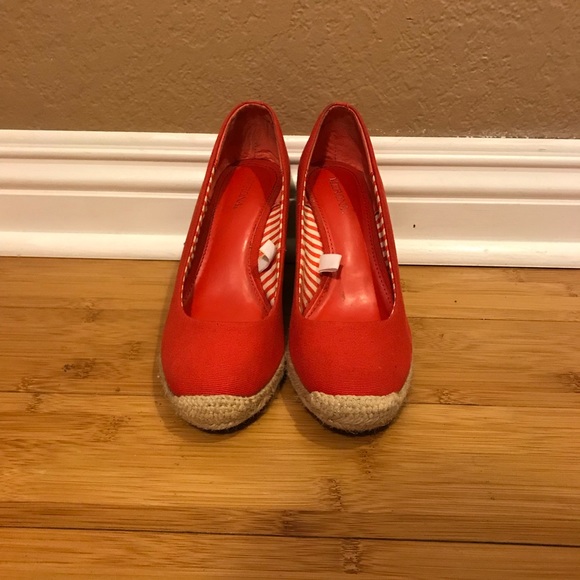 Red Espadrille Wedges - 5.5 - Picture 3 of 6